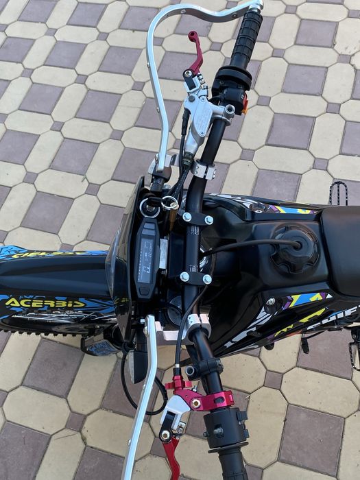 Кросс мотоцикл 250 кубов