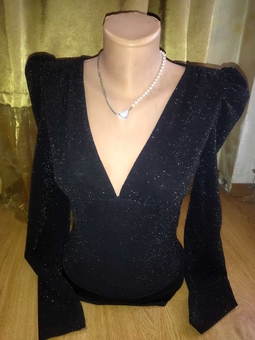 Официално блестящо боди с буфан ръкав ново р-р S