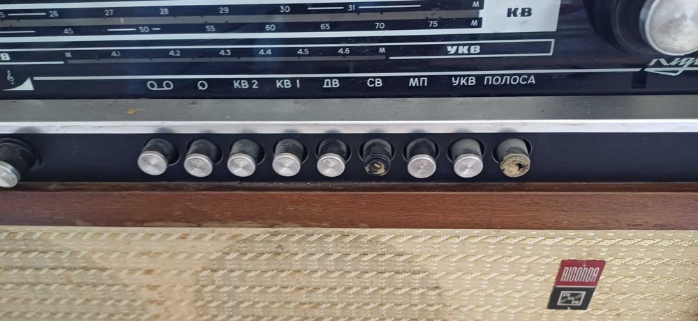 Лампов радио грамофон Ригонда-102