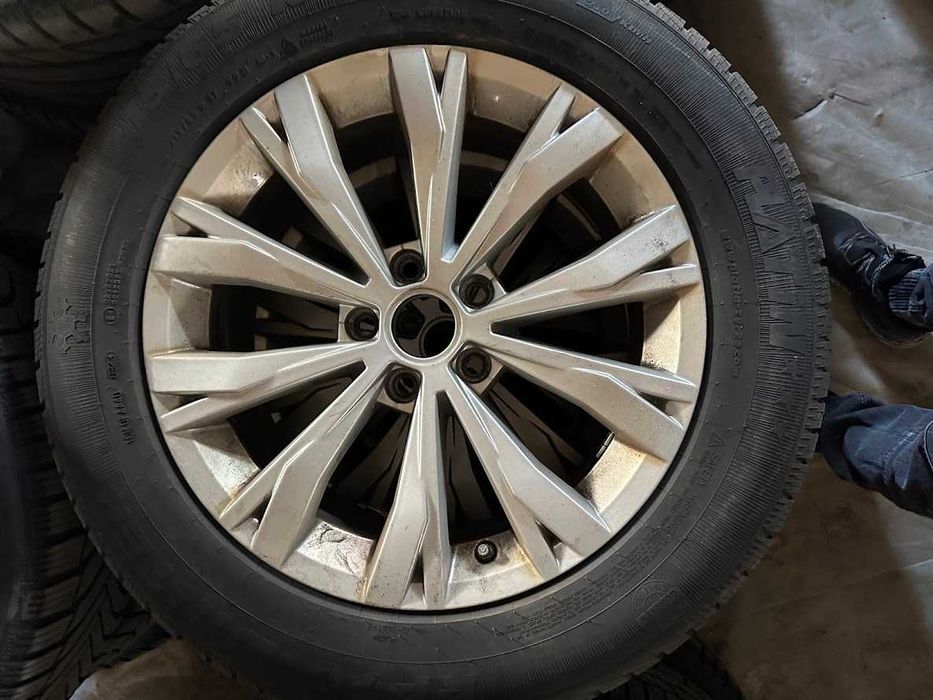 4бр. ал.джанти VW MONTANA 7Jx17 ET40 *Tiguan II* + зимни гуми PLATIN RP-70 WINTER 215 65 17
