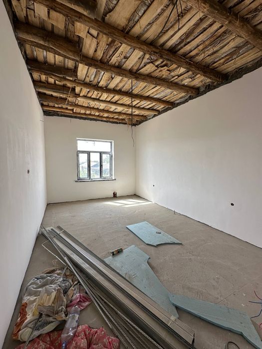 Xovli sotiladi Bektemir tumani 8 xona + Padval 90 bitgan