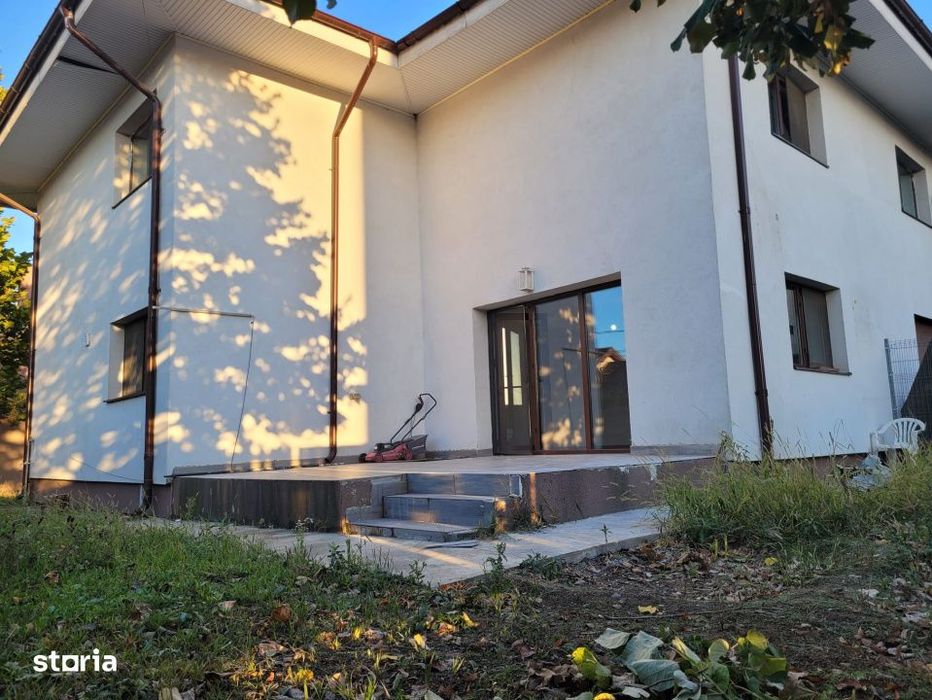 Vila de inchiriat / Magurele / Ambasador Residence / Curte 300 mp /