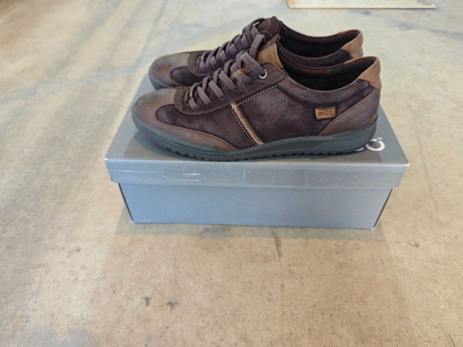 Мъжки обувки Ecco - кафяви и черни