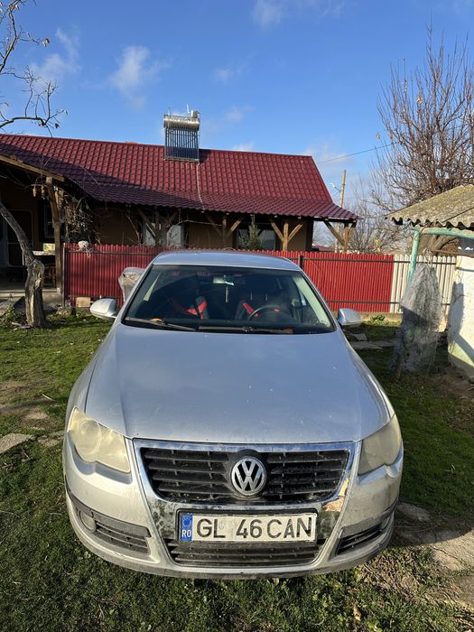 Masina de vanzare in stare buna,are mici defecte la caroserie