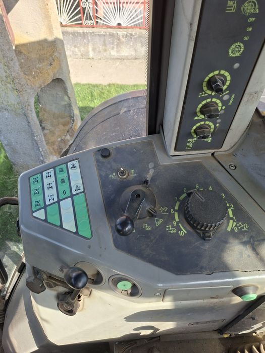 Vând Tractor Fendt Favorit 512