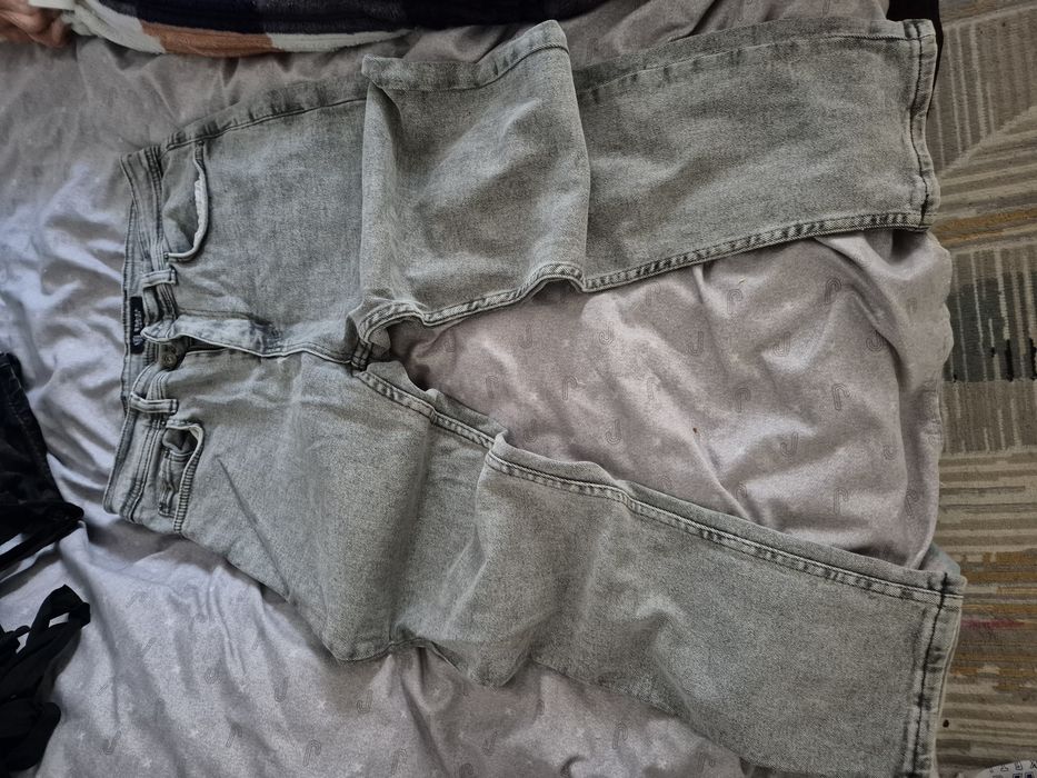 Две слим фит джинс