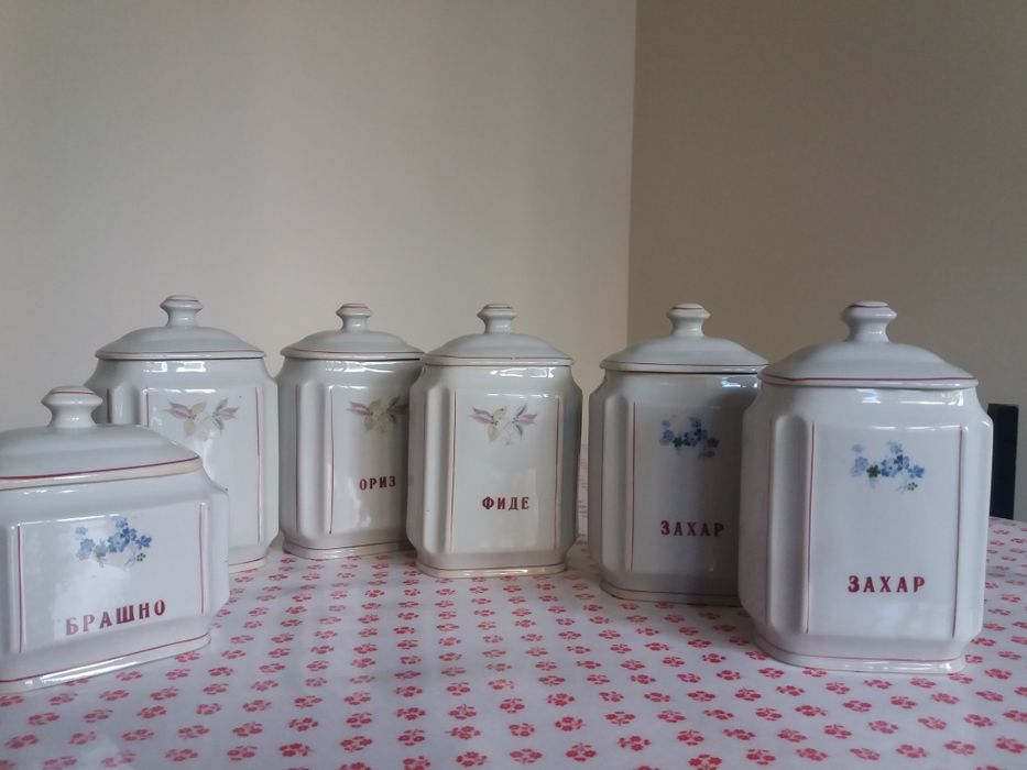 Ретро сервизи за подправки.