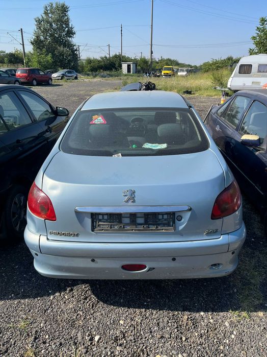 Dezmembrez Peugeot 206 limuzina 1,4 benzina 2006 bleo