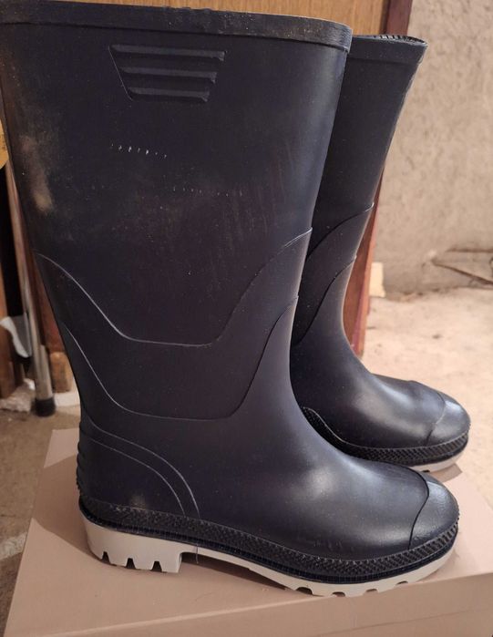 Гумени ботуши  нови