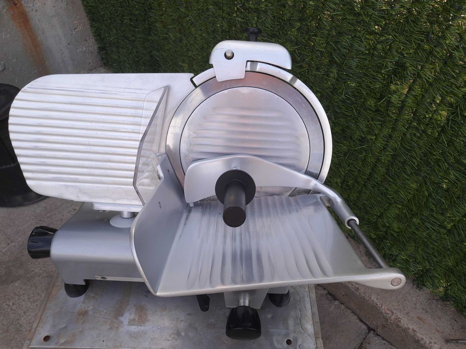 Професионална Колбасорезачка Ф.25