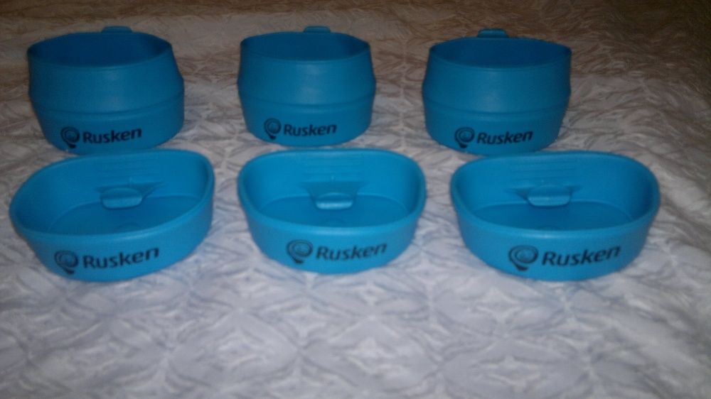 Спасителни жилетки и чашки туристически