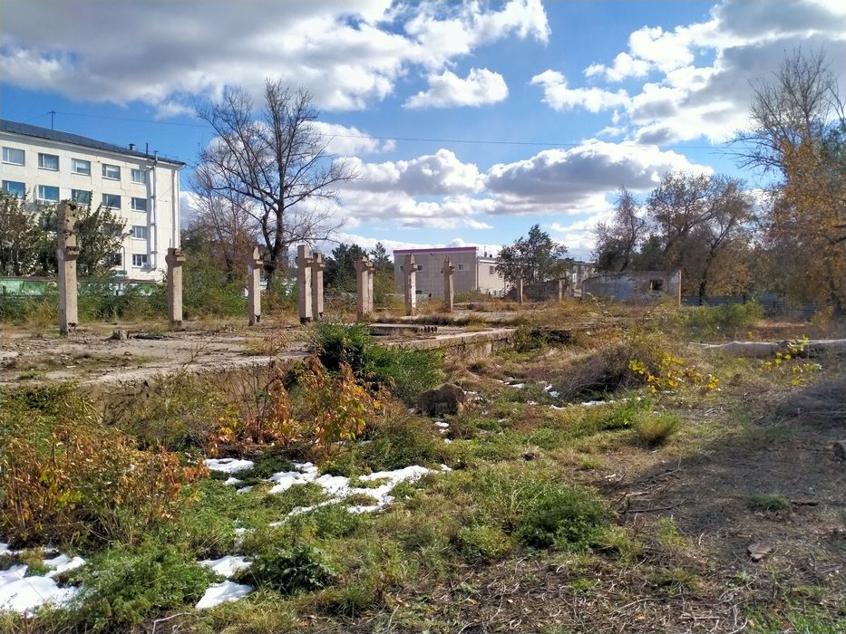 Участок с фундаментом