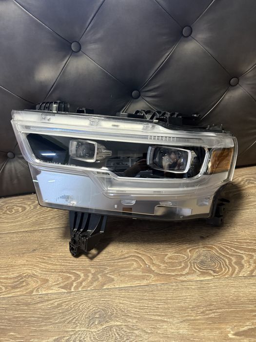 Dodge ram V лед фар ляв фейс usa version