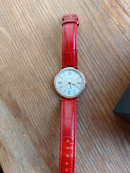 Продам женские часы