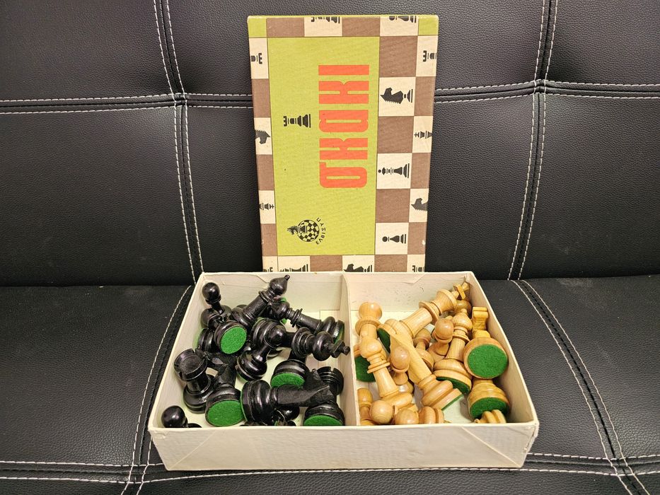 Стар дървен класически шах