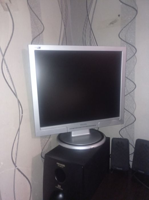 Монитор рабочий продам.