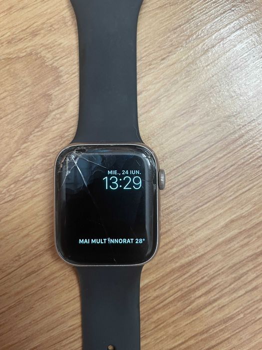 Apple Watch Seria 5 - 44 mm Functional