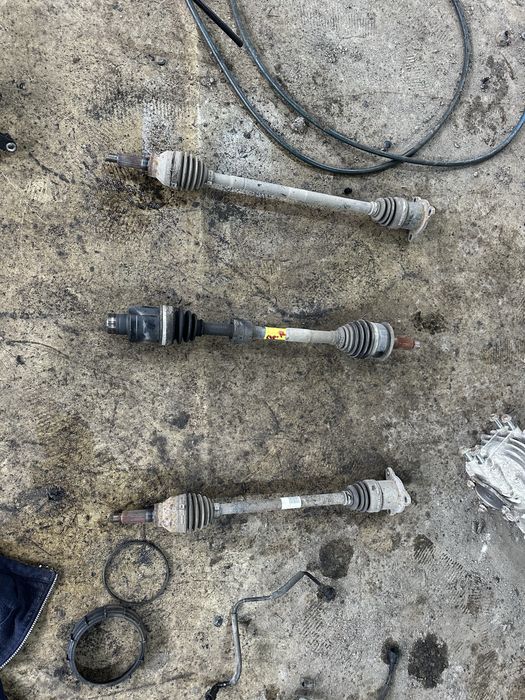 Полуоски за Фиат Седичи и Сузуки SX4