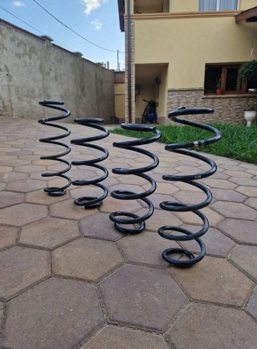 Vând arcuri originale Audi