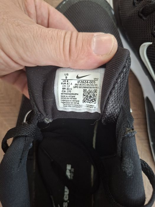 Маратонки NIKE !