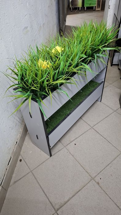 Кашпо с искусственной зеленью
