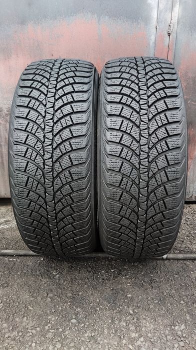 2бр. зимни гуми 215/55/17 Kumho Winter Craft
dot23