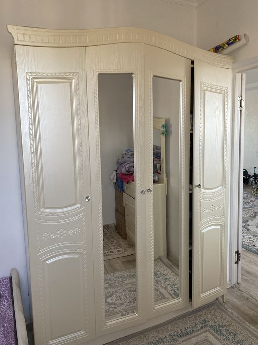 Спальный гарнитур