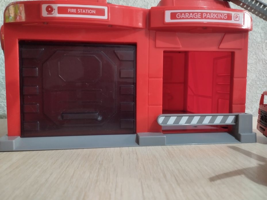Игрушки Пожарная станция