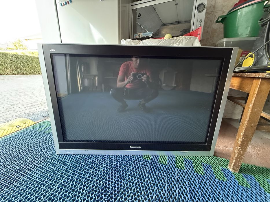 Продам плазменный телевизор LG 42” + Panasonic 42” бесплатно на запчас