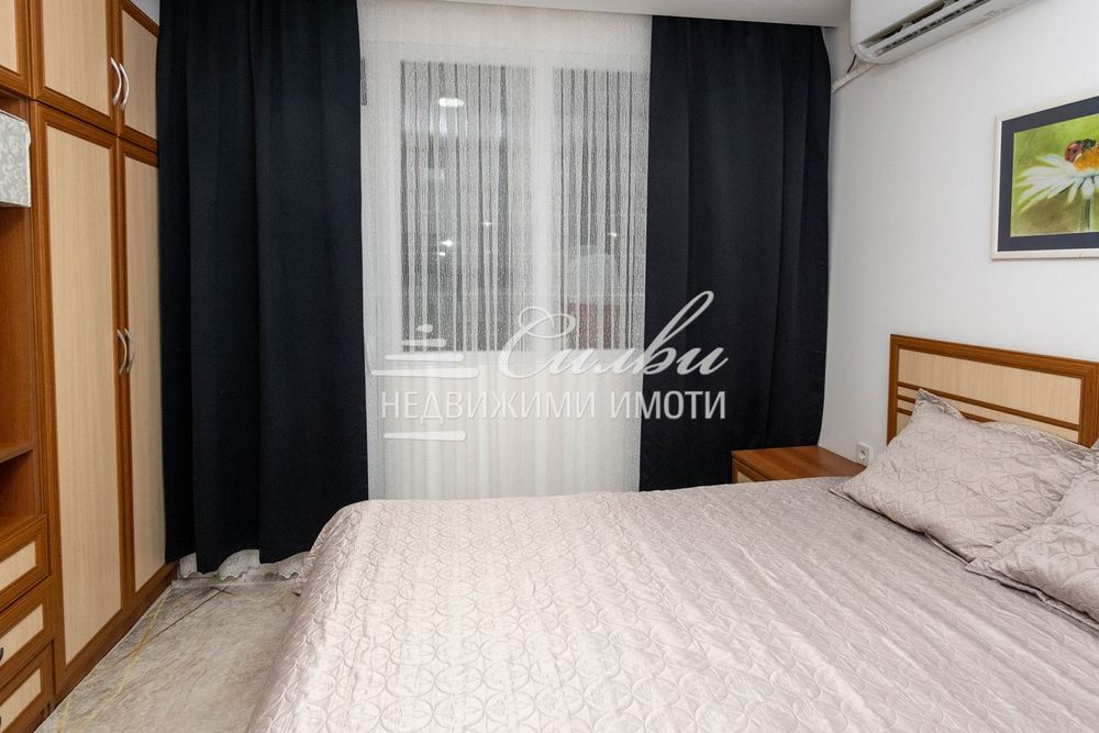 Продава се Тристаен апартамент в Шумен, Боян Българанов 2 - 85 кв.м за 1260 €/кв.м - Снимка #11