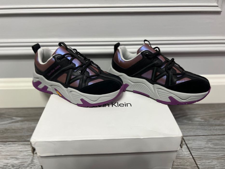 Продам кроссовки Calvin Klein