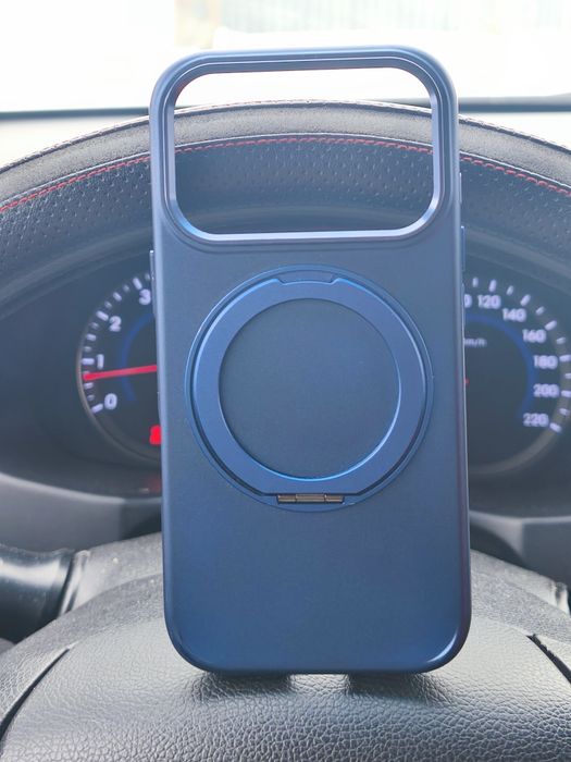 Айфон 17про. Чехол