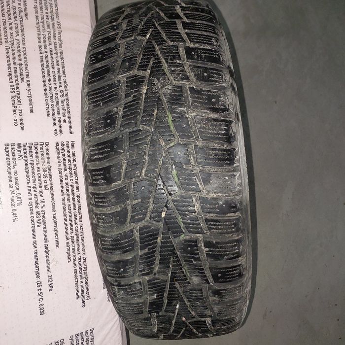 Продам 2 зимних балонов с дисками б/у.