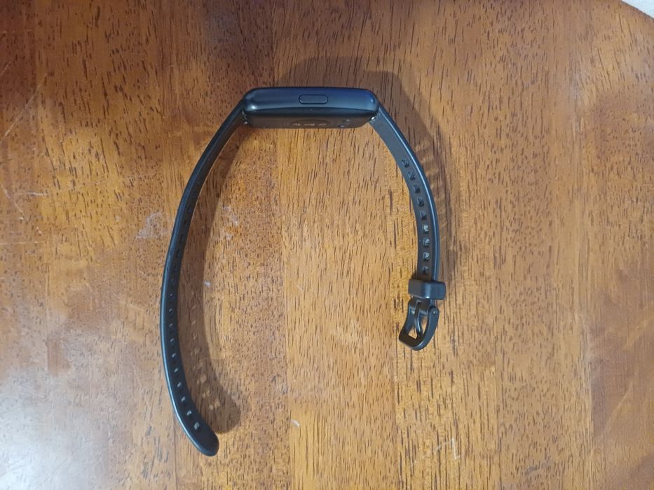 Продам фитнес браслет Huawei