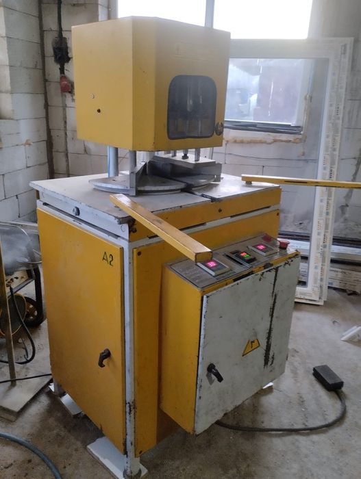 Vând mașină de lipit PVC