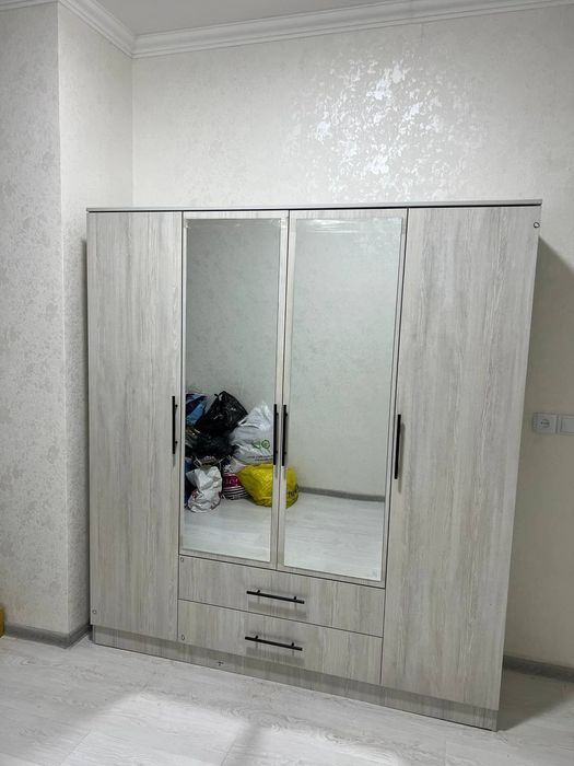 Yangixayot surum posti oldida 2 xonali uy ijaraga beriladi oilaga