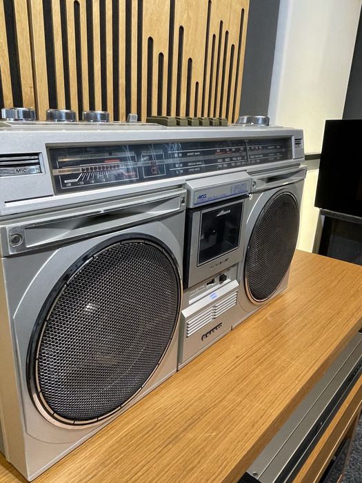 Radio casetofon boombox sanyo reconditionat si perfect functional