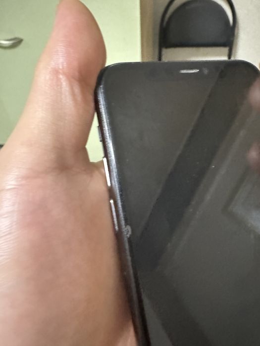 Iphone 11PRO с зарядкой можете предлогать обмен