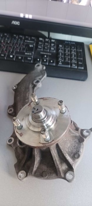 Помпа на Toyota Hilux