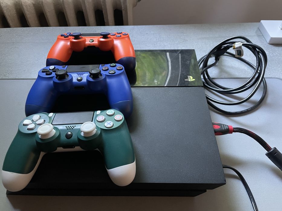 Vand PlayStation Modabil 4 PACHET COMPLET