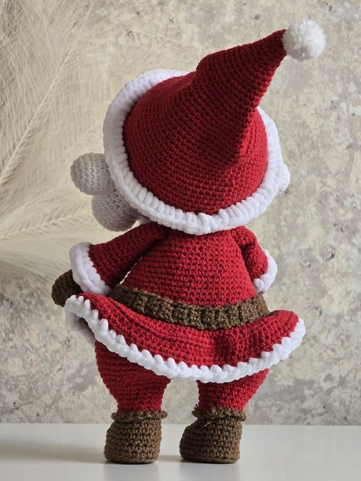 Ръчно плетен Дядо Коледа за домашен уют