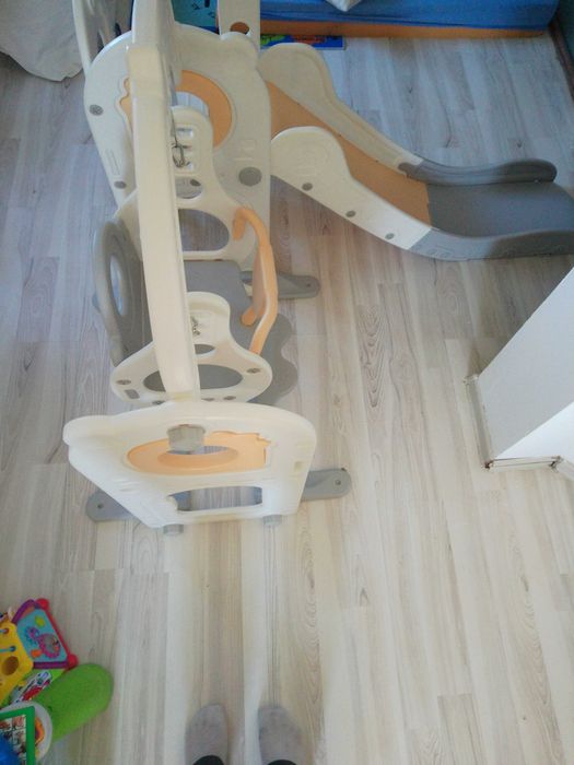 Leagăn cu tobogan nikidutza - aproape nou