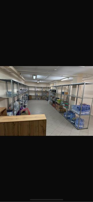 Оборудование для магазина б/у морозильники холодильник стол стелажи.