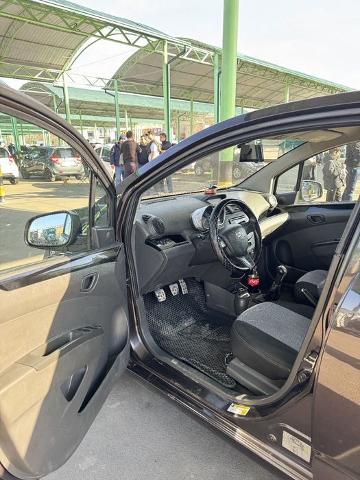 Продаётся Spark  2017 года