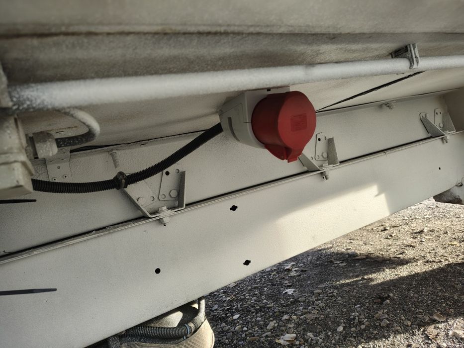 Închiriez dube frig 380v