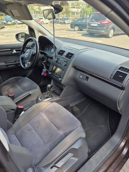 Vând mașină  Volkswagen touran!