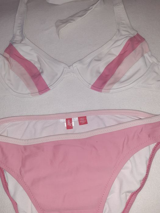 Бански на различни марки