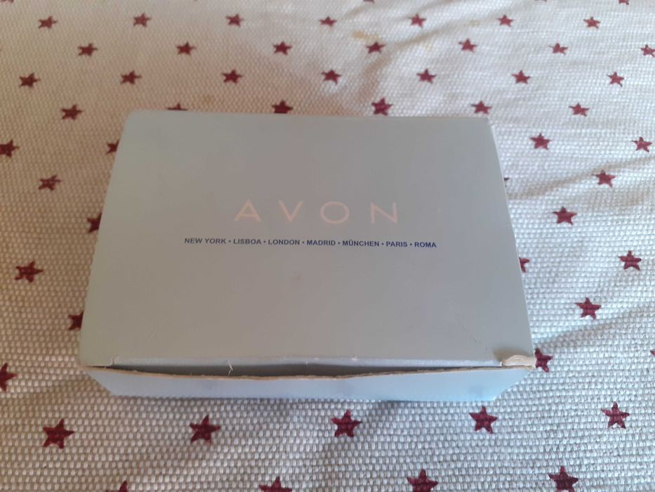 Нови комплект колие и обеци на "Avon"