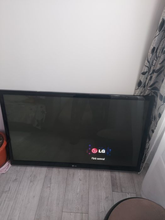 Vând Plasmă tv LG 126cm