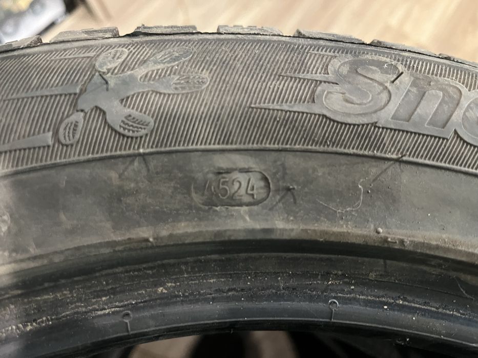 Продам зимнее шины 225/55-18